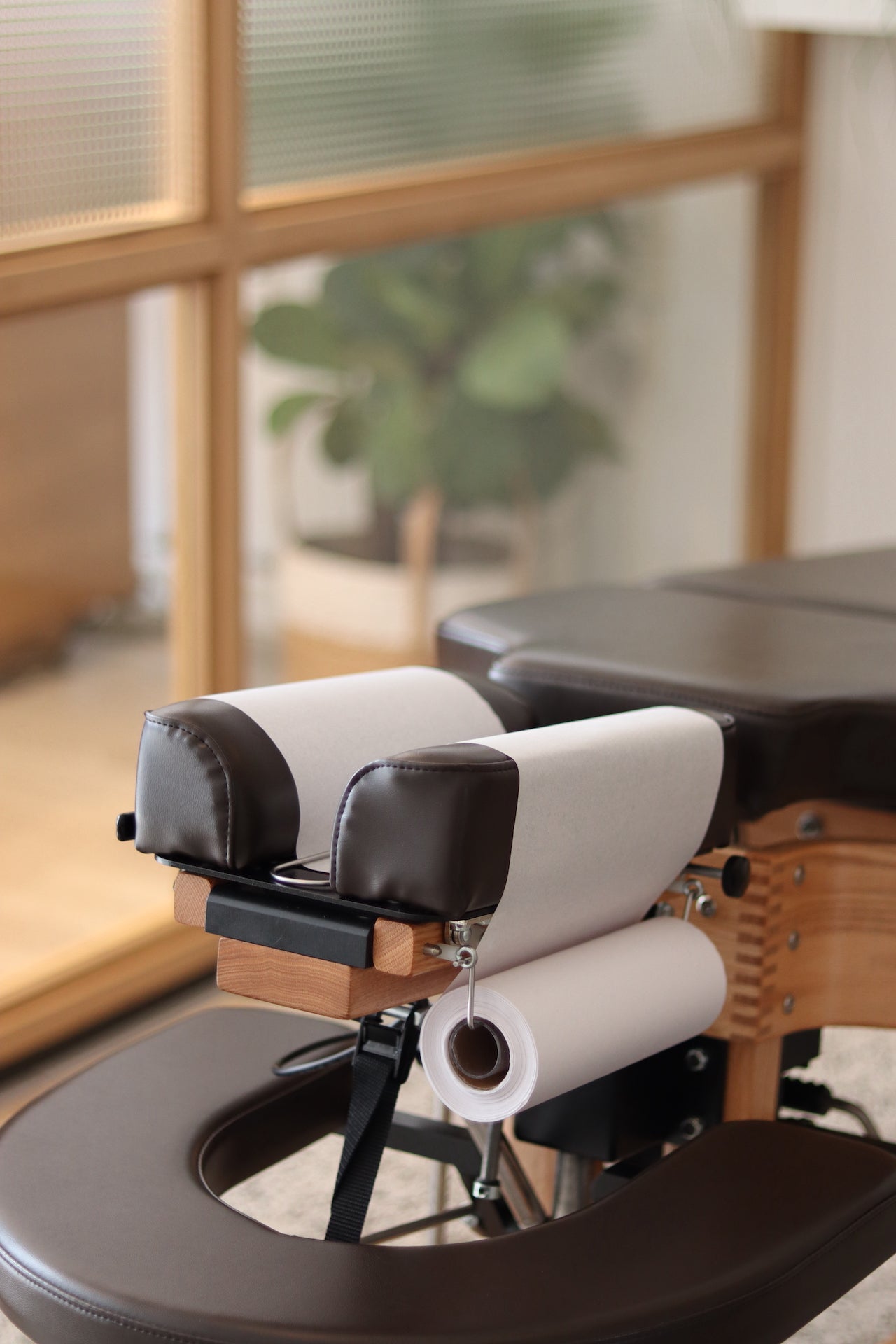 Headrest Paper (10 boxes of 24 rolls)